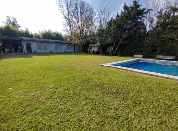 Casa · 63m² · 3 Ambientes · 1 Cochera · Venta. Casa. 3 Ambientes. con Pileta. Lote 700 m². Parque Sakura. Exaltación de La Cruz