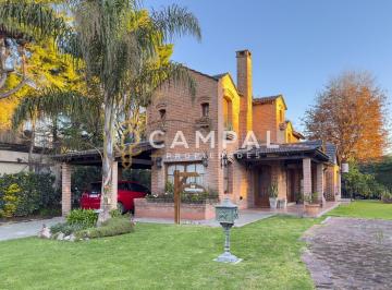 Casa · 143m² · 4 Ambientes · 1 Cochera · Casa Chalet en Venta en Banco Provincia, Francisco Álvarez, Moreno