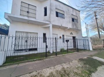 Casa · 135m² · 6 Ambientes · 3 Cocheras · Casa Multifamiliar en Venta en Ituzaingó Norte