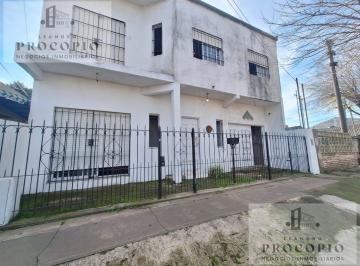 Casa · 135m² · 6 Ambientes · 3 Cocheras · Casa Multifamiliar en Venta en Ituzaingó Norte
