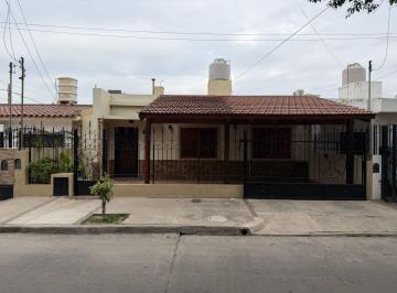 Foto · Casa de 3 Dorm. Pileta, Patio, Cochera B° Residencial América