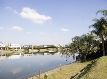 Casa · 277m² · 6 Ambientes · 2 Cocheras · Casa en Venta Al Lago Central Golf Nordelta