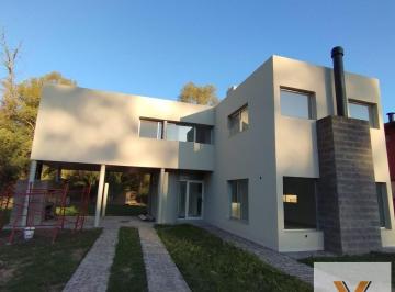 Casa · 189m² · 4 Ambientes · Casa en Venta - 2 Dorm. 2 Baños - 650 m² - La Arbolada, Berazategui