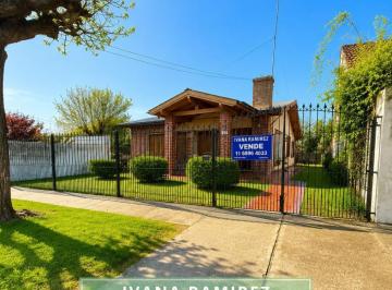 Casa · 90m² · 3 Ambientes · 1 Cochera · Chalet en Venta Apto Credito Hipotecario - Fco. Alvarez, Moreno