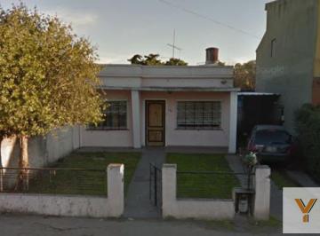 Casa · 135m² · 5 Ambientes · 1 Cochera · Casa en Venta - 3 Dorm. 2 Baños - Hurlingham