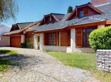 Casa de 6 ambientes, La Plata · Venta de Casa en Calle 476 E 19 y 20 - City Bell