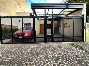 Casa de 4 ambientes, Lanús · Casa de 4 Ambientes con Piscina y Quincho en Venta en Remedios de Escalada