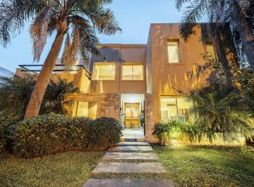 Casa · 247m² · 6 Ambientes · 3 Cocheras · Casa en Venta en San Isidro Labrador Al Golf - Villanueva Tigre - Pileta Climatizada