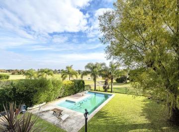 Casa · 247m² · 4 Ambientes · 2 Cocheras · Casa en San Isidro Labrador Al Golf