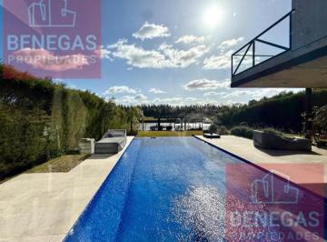 Casa · 420m² · 6 Ambientes · 2 Cocheras · Casa en San Juan