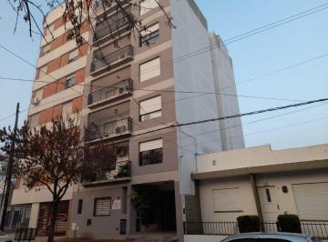 Departamento de 1 ambiente, La Plata · Departamento 10 y 33 Living Comedor, Cocina, barra Desayunadora, Baño, Dormitorio con Placard.