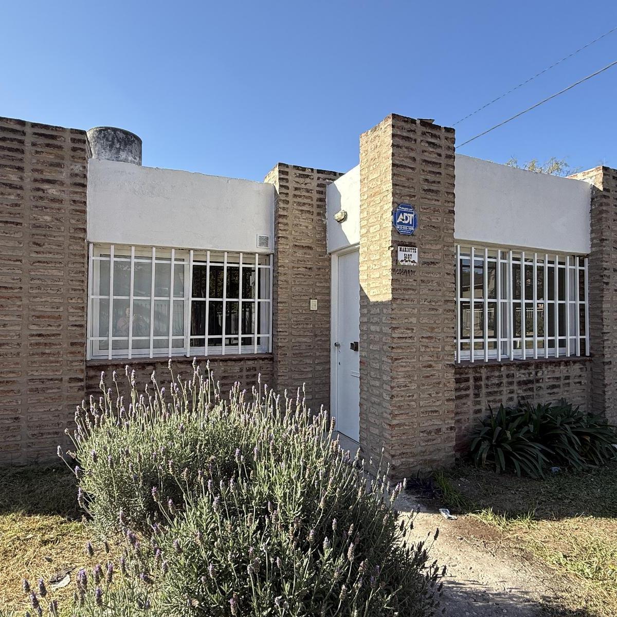 Alquiler Casa 2 Dormitorios a mts de Sanatorio Allende Cerro