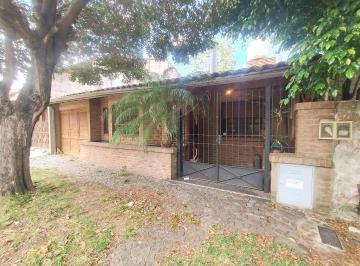 Casa · 120m² · 4 Ambientes · 3 Cocheras · Alquiler Casa 4 Amb. con Garaje, Jardin y Pileta - Quilmes o