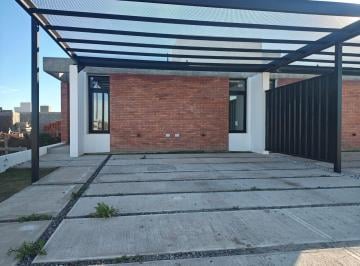 Casa · 72m² · 4 Ambientes · 1 Cochera · Duplex en Venta Docta Nobu Town