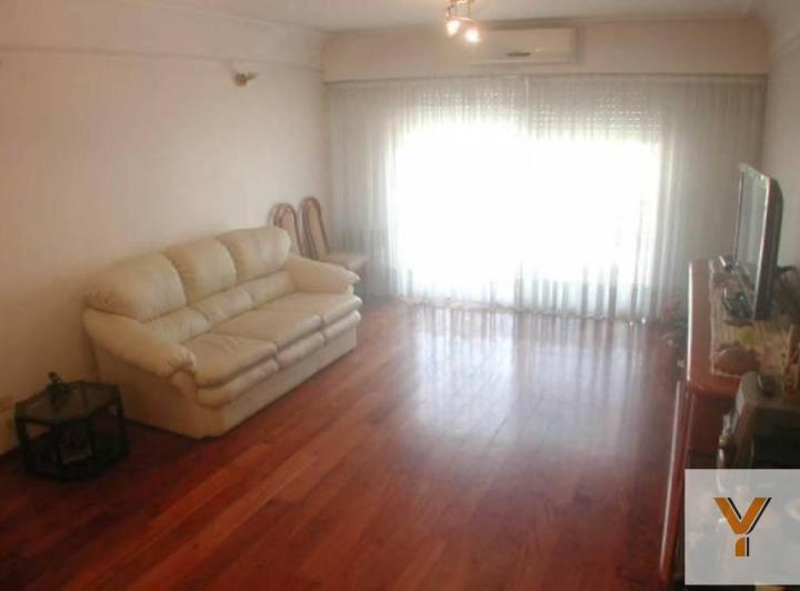 Departamento en Venta - 3 Dorm. 3 Baños - Barracas
