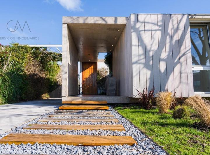 Casa · 180m² · 4 Ambientes