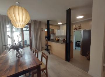 Casa · 152m² · 6 Ambientes · 1 Cochera · Casa de Tres Dorm. Mas Play