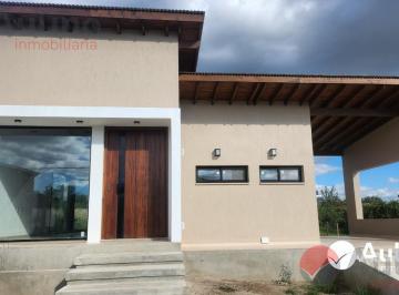 Casa · 102m² · 4 Ambientes · 1 Cochera · Venta de Casa en Barranca Colorada, Merlo, San Luis
