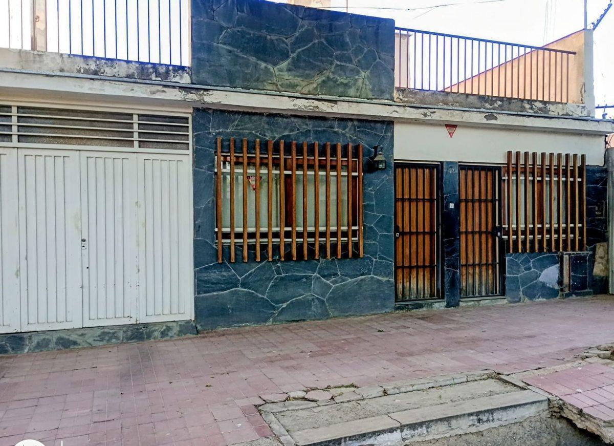 Aristóbulo del Valle 400