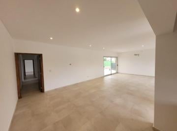 Casa · 175m² · 6 Ambientes · 2 Cocheras · Casa 3 Dorm. 2 Baños B° Gardens