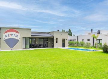 Casa · 152m² · 4 Ambientes · 2 Cocheras · Casa en Canning Oportunidad