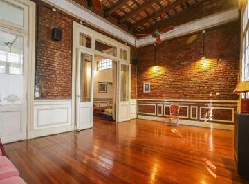 Casa · 225m² · 5 Ambientes · Venta Casa Ideal Consultorios de 5 Amb en Floresta