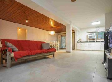 Casa · 127m² · 4 Ambientes · 2 Cocheras · Venta Casa 4 Ambientes C/jardin en del Viso