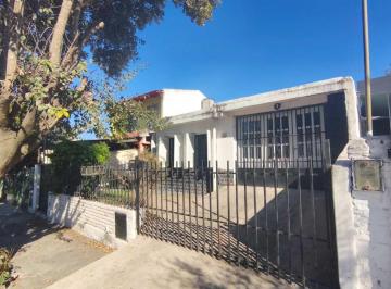 Casa · 140m² · 4 Ambientes · 2 Cocheras · Venta Casa 3 Dorm. La Calera Apta Crédito