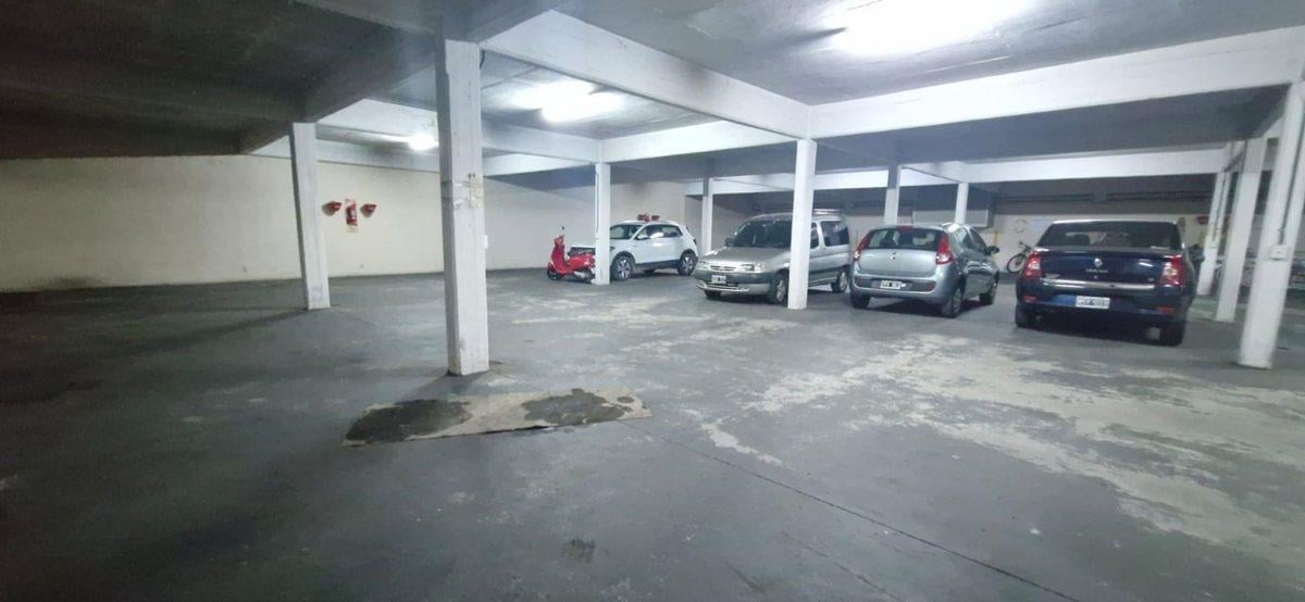 Avenida Hipólito Yrigoyen 700,  Quilmes, Quilmes