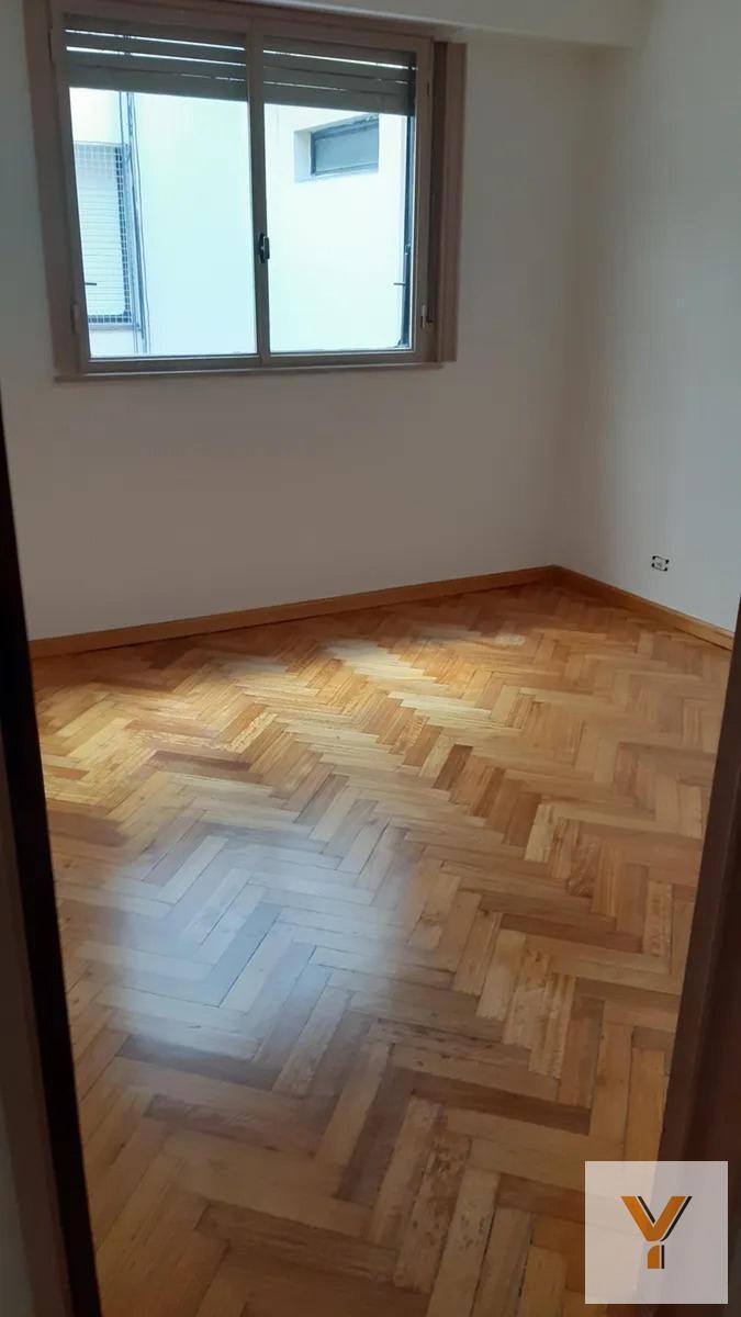 Avenida Juan Bautista Alberdi 1145 e/ Víctor Martínez y Emilio Mitre