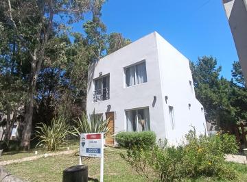 Casa de 3 ambientes, La Lucila del Mar · Casa Venta Pinar Lucila del Mar Oportunidad