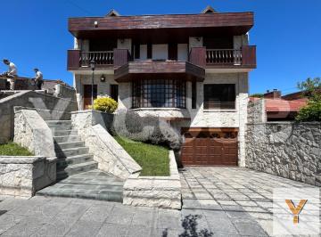 Casa · 300m² · 7 Ambientes · Casa en Venta - 6 Dorm. 6 Baños - Mar del Plata