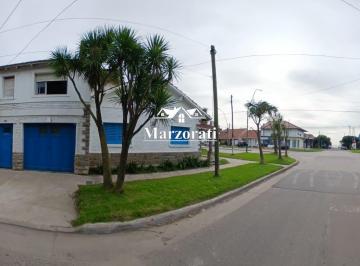 Casa · 29747m² · 9 Ambientes · Pacheco de Melo y Mario Bravo - Espacio Comercial Depto con Entrada Independiente