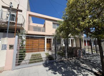 Casa · 150m² · 3 Ambientes · 1 Cochera · Duplex en Venta en Urca - 3 Dorm. - Sute - Pileta