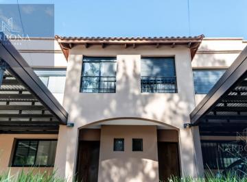 Casa · 150m² · 5 Ambientes · 2 Cocheras · Venta Casa 3 Dorm. en Aldea Fisherton. Condominios Ugarteche.