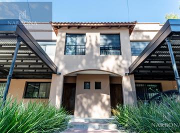 Casa · 150m² · 5 Ambientes · 4 Cocheras · Venta Casa 3 Dorm. en Aldea Fisherton. Condominios Ugarteche.