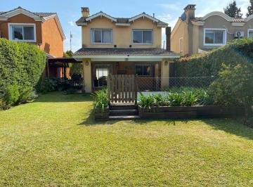 Casa · 125m² · 5 Ambientes · 1 Cochera · Casa en Venta en Casas del Sol con Jardin y Pileta Muy Luminosa