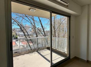 Departamento de 2 ambientes, Monte Castro · Departamento de 45 m² con 1 Dormitorio en Alquiler en Monte Castro - Amplio Balcón y Escritorio!