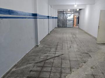 Bodega-Galpón · 550m² · 4 Ambientes · 1 Cochera · Galpón en Paternal