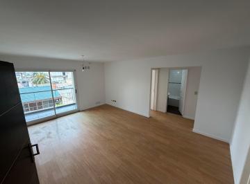 Departamento de 4 ambientes, General San Martín · Excelente Semipiso. Departamento 4 Ambientes con Patio Privado y Balcon. Sum. Piscina
