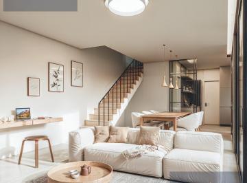 Casa · 154m² · 5 Ambientes · Casa de Pasillo Reciclada 3 Dorm. con Quincho, Solarium y Pileta en Pichincha