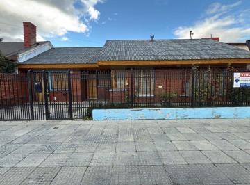 Casa · 125m² · 4 Ambientes · Venta de Casa en Esquel con Patio - Apto Credito