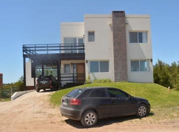 Casa de 5 ambientes, Costa Esmeralda · Casa Venta Costa Esmeralda 4 Dorm. - 4 en Suite - Fondos Libres