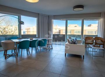 Departamento · 129m² · 3 Ambientes · 1 Cochera · Espectacular Tríplex de 3 Ambientes con Terraza Propia y Vista Al Mar