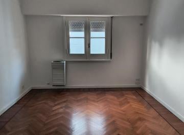 Departamento · 60m² · 3 Ambientes · Superluminoso y con Vista Despejada! a 1 Cuadra del Subte, Uade y Av 9 de Julio!
