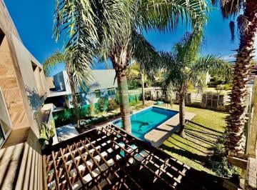 Casa · 354m² · 7 Ambientes · 4 Cocheras · Valle Escondido - Los Árboles - Rec. Menor - Apto Crèdito