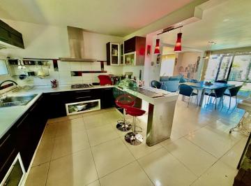 Casa · 354m² · 7 Ambientes · 4 Cocheras · V Escondido - Los Árboles - Rec. Menor - Apto Crèdito