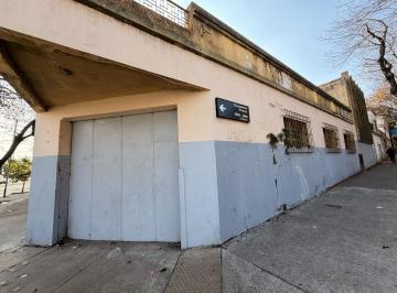 Bodega-Galpón · 427m² · Galpón en Venta en Flores