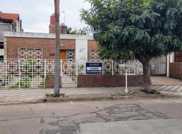 Casa de 7 ambientes, Córdoba · Excelente Ubicacion! Barrio Ayacucho Apto Credito