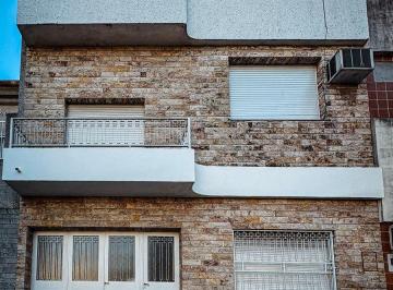 Casa de 5 ambientes, Rosario · Venta Casa 3 Dorm. con Cochera y Patio Barrio Parque Ideal Familias